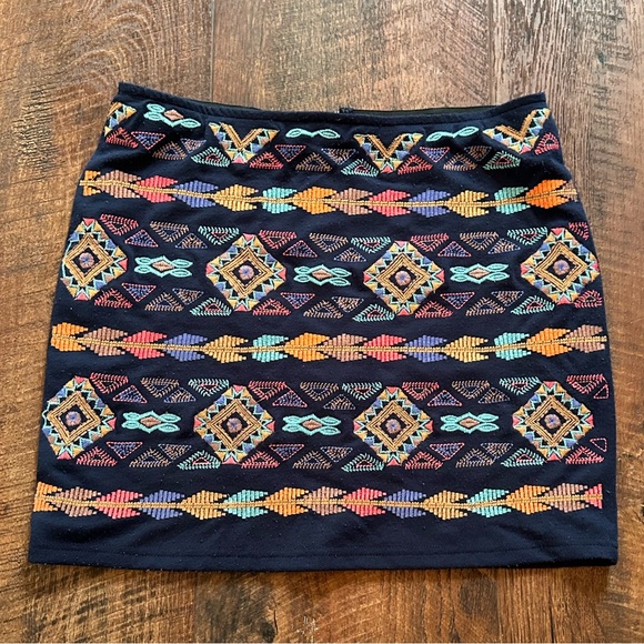 Pattern Mini skirt - Picture 3 of 7